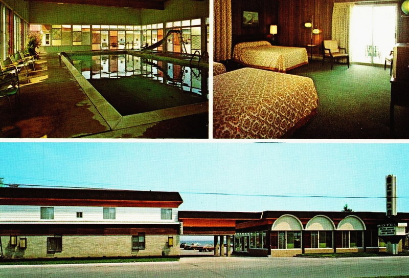 Queens Motel - Vintage Postcard